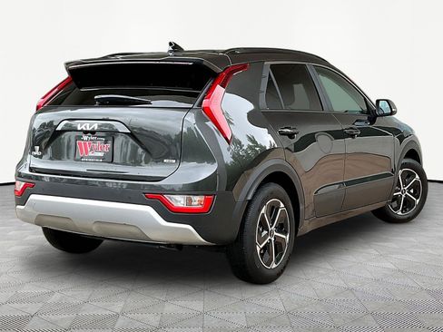 Used 2023 Kia Niro EX FWD image 6
