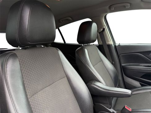 Used 2020 Buick Encore Preferred image 15