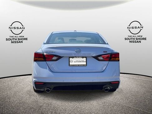 Certified 2025 Nissan Altima 2.5 SR w/ SR Premium Package FWD image 6