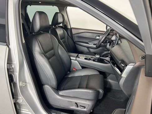 Used 2023 Nissan Rogue SL w/ SL Premium Package image 32