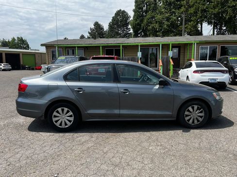 Used 2014 Volkswagen Jetta S FWD image 2