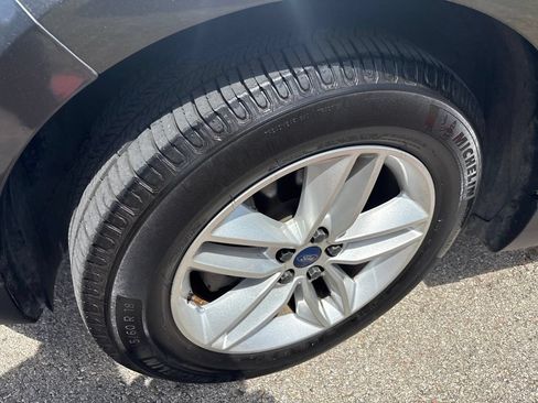 Used 2017 Ford Edge SEL w/ Equipment Group 201A FWD image 9