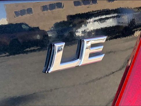 Used 2012 Toyota Camry LE image 8