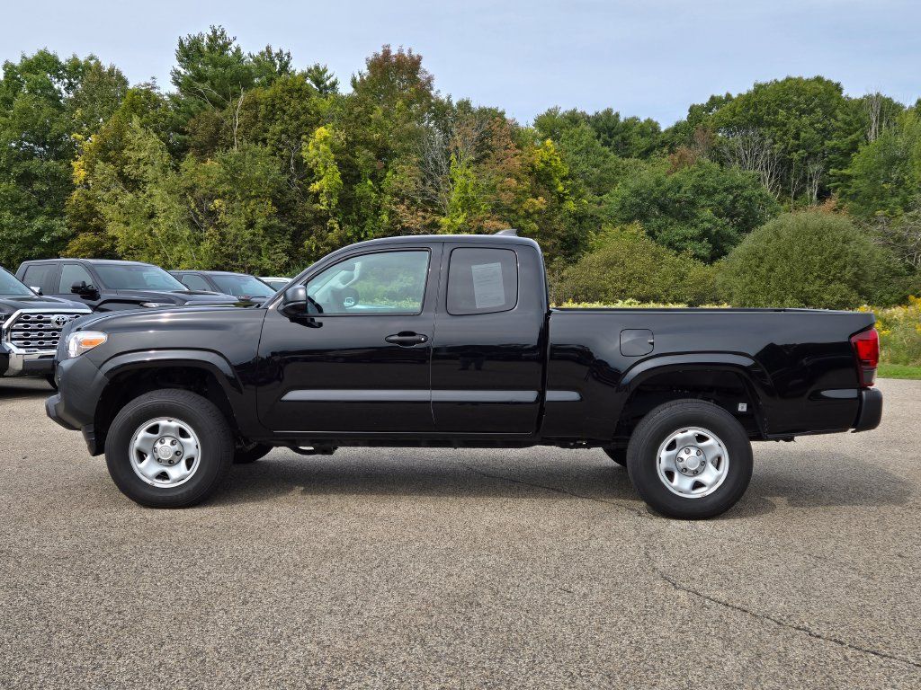 Used 2023 Toyota Tacoma SR AWD/4WD image 2