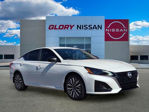 New 2026 Nissan Altima 2.5 SV FWD image 2