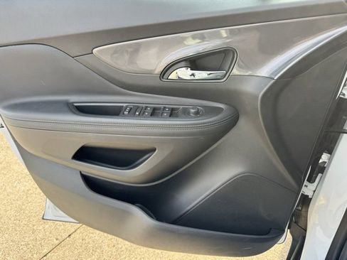 Used 2022 Buick Encore Preferred w/ Safety Package image 21