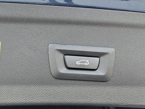 New 2026 BMW iX xDrive60 w/ M Sport Package image 9