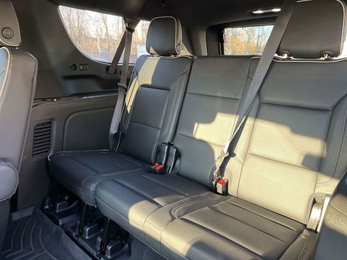 Used 2022 GMC Yukon XL SLT w/ SLT Luxury Package image 22