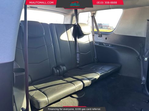 Used 2017 Cadillac Escalade ESV Luxury image 28