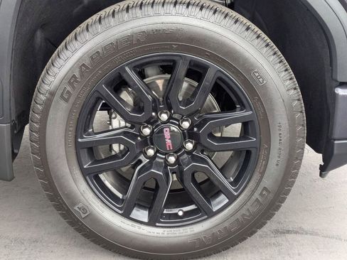 Used 2025 GMC Sierra 1500 Elevation image 22