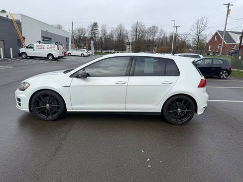 Used 2017 Volkswagen Golf R 4-Door image 9