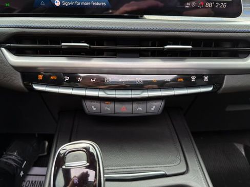 Used 2025 Cadillac XT4 Sport w/ Cold Weather Package image 28