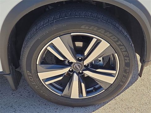 Used 2023 Nissan Rogue Platinum image 8