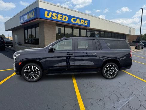 Used 2022 Chevrolet Suburban RST image 8