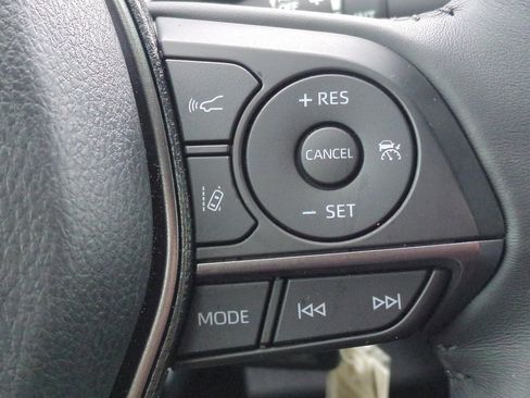 Used 2023 Toyota Camry SE image 21