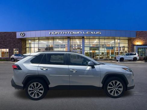 Used 2020 Toyota RAV4 XLE Premium AWD/4WD image 24