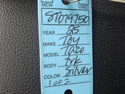 Used 2025 Toyota Tacoma TRD Off-Road image 30