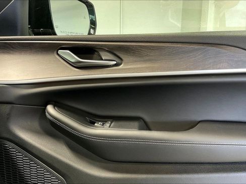 New 2025 Jeep Grand Cherokee Limited w/ Black Appearance Package image 19