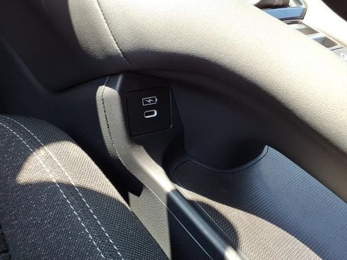 Used 2024 Honda HR-V LX image 21