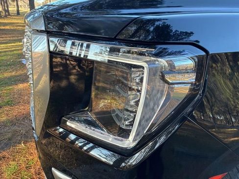 Used 2021 GMC Yukon Denali w/ Denali Ultimate Package image 11