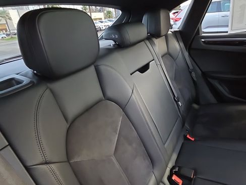 Used 2020 Porsche Macan image 18