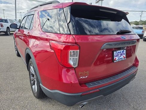 Used 2022 Ford Explorer XLT w/ Equipment Group 202A image 6