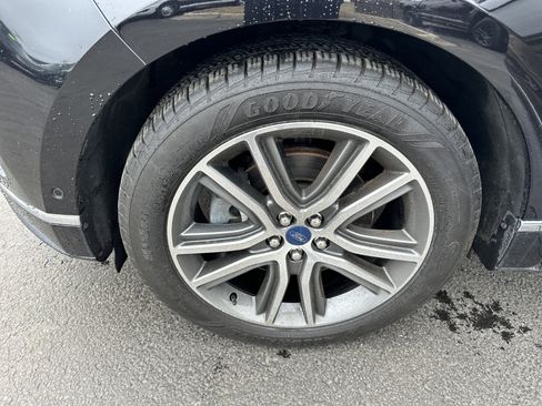 Used 2019 Ford Edge Titanium w/ Equipment Group 301A image 10