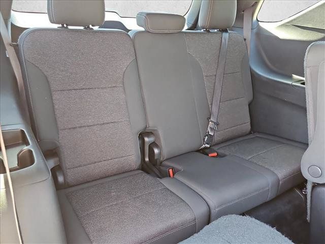 Used 2024 Chevrolet Traverse LT FWD image 18