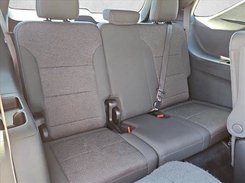 Used 2024 Chevrolet Traverse LT FWD image 18