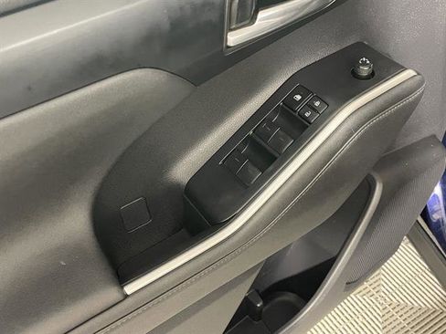 Used 2023 Toyota Highlander XSE image 19
