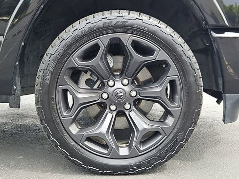 Used 2020 RAM 1500 Limited w/ Black Appearance Package AWD/4WD image 13