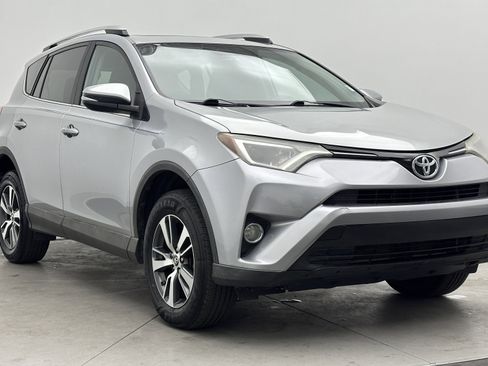 Used 2016 Toyota RAV4 XLE FWD image 3