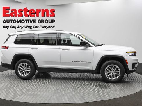 Used 2023 Jeep Grand Cherokee L Laredo image 4