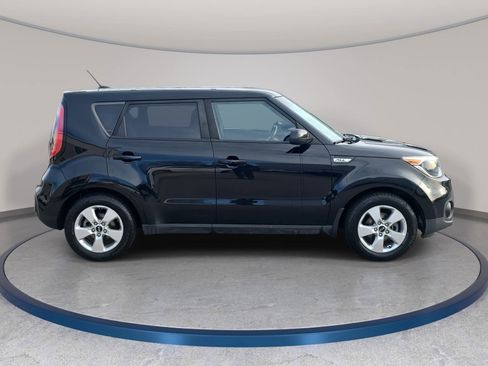 Used 2017 Kia Soul Base w/ Convenience Package image 4