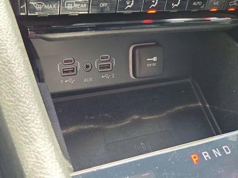 Used 2022 Jeep Grand Cherokee Overland w/ Luxury Tech Group IV image 29