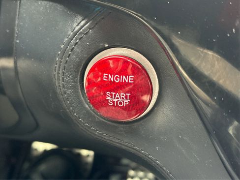 Used 2014 Mercedes-Benz GL 63 AMG 4MATIC image 29