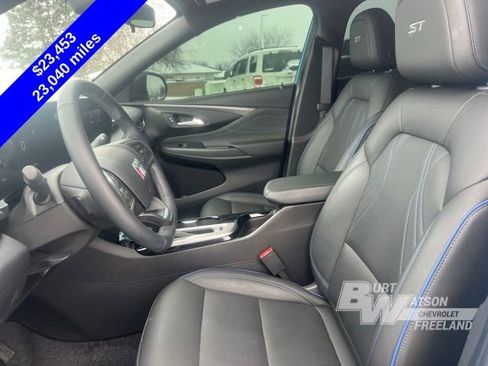 Used 2025 Buick Envista Sport Touring image 10