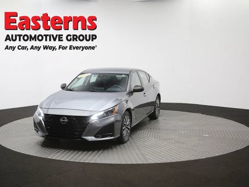 Used 2024 Nissan Altima 2.5 SV FWD image 53