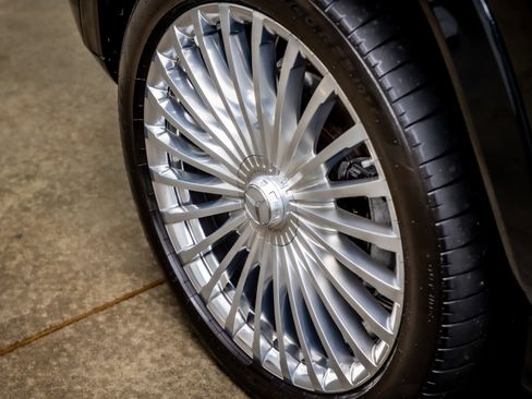 Used 2022 Mercedes-Benz Maybach GLS 600 4MATIC image 21