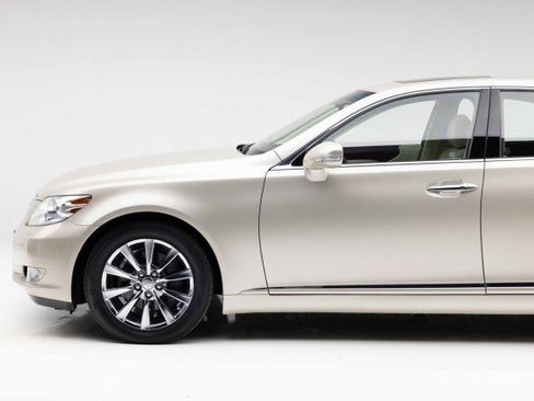 Used 2012 Lexus LS 460 w/ Luxury Value Edition image 17