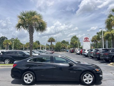 Used 2024 Chevrolet Malibu LT FWD image 11
