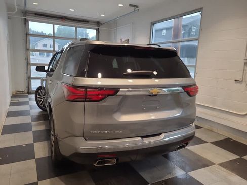 Used 2023 Chevrolet Traverse High Country AWD/4WD image 3