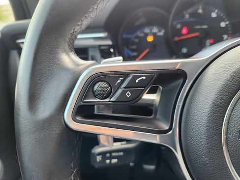 Used 2021 Porsche Macan AWD/4WD image 28