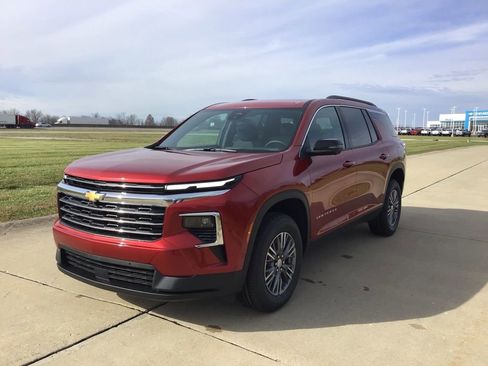 New 2026 Chevrolet Traverse LT w/ Enhanced Driving Package FWD image 10