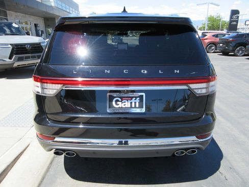 Used 2024 Lincoln Aviator Reserve AWD/4WD image 8