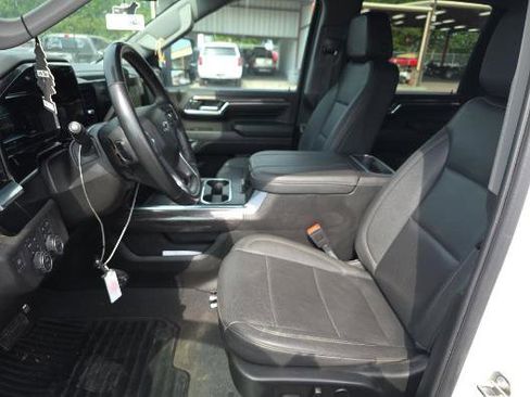 Used 2024 Chevrolet Silverado 2500 LTZ w/ LTZ Plus Package AWD/4WD image 2