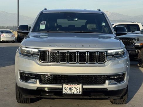 Used 2023 Jeep Wagoneer L 4WD image 2