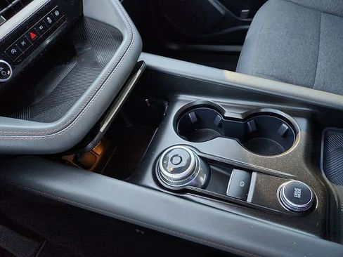 Used 2025 Ford Explorer Active image 25