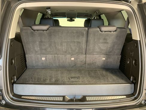 Used 2018 Cadillac Escalade 4WD image 35