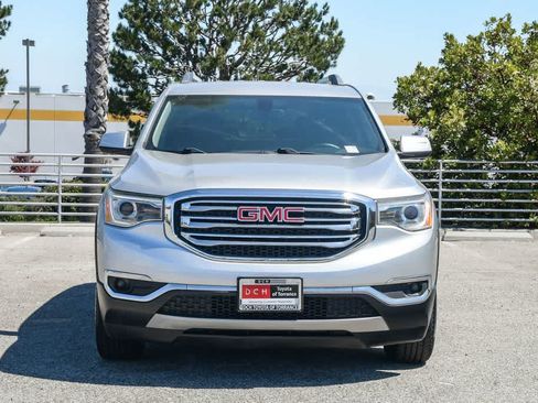 Used 2018 GMC Acadia SLT FWD image 2